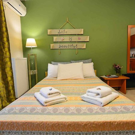 Theoni'S Apartments Xylokastro Bagian luar foto