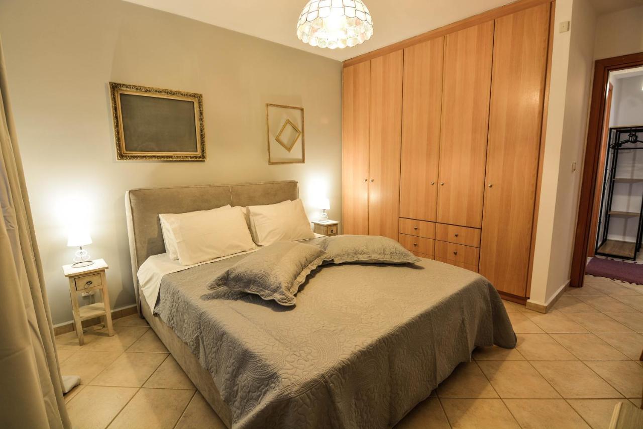 Theoni'S Apartments Xylokastro Bagian luar foto