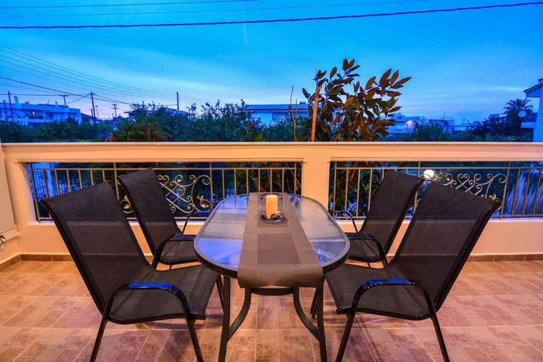 Theoni'S Apartments Xylokastro Bagian luar foto