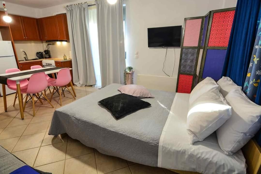 Theoni'S Apartments Xylokastro Bagian luar foto