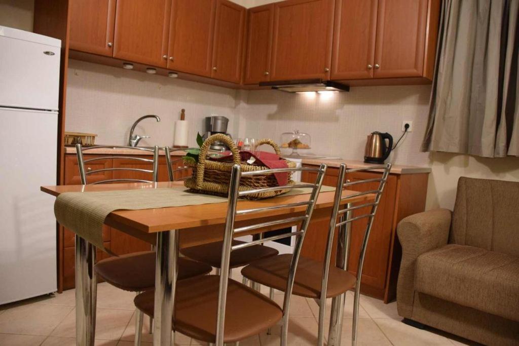 Theoni'S Apartments Xylokastro Bagian luar foto
