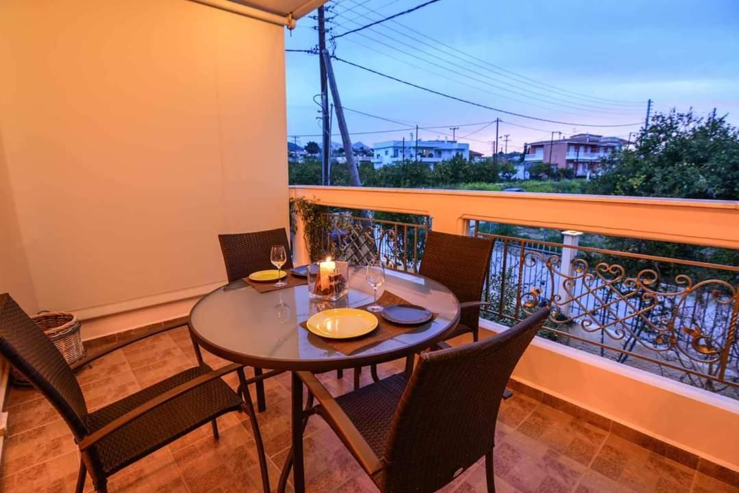 Theoni'S Apartments Xylokastro Bagian luar foto