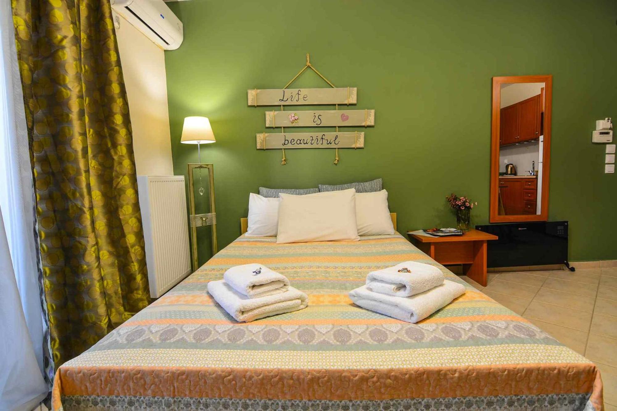 Theoni'S Apartments Xylokastro Bagian luar foto