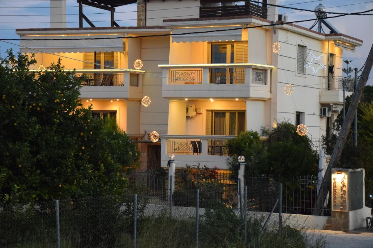 Theoni'S Apartments Xylokastro Bagian luar foto